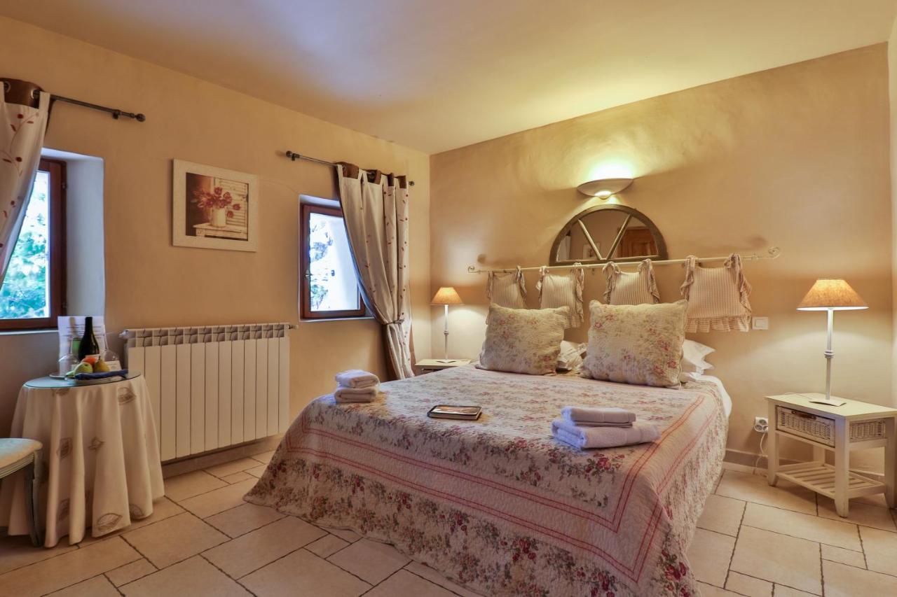 Les Carmes And Spa Le Thor Exterior foto